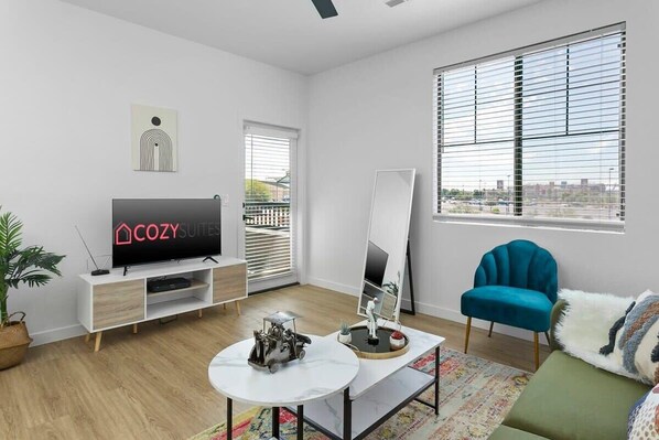 CozySuites Glendale awaits!