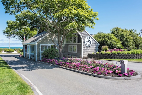 Belmont Gate House