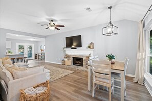 Welcome! View from the front door...Open concept and super spacious!