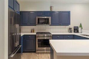 Kitchen Prepare home cooked meals to share with your loved ones in this fully equipped kitchen.