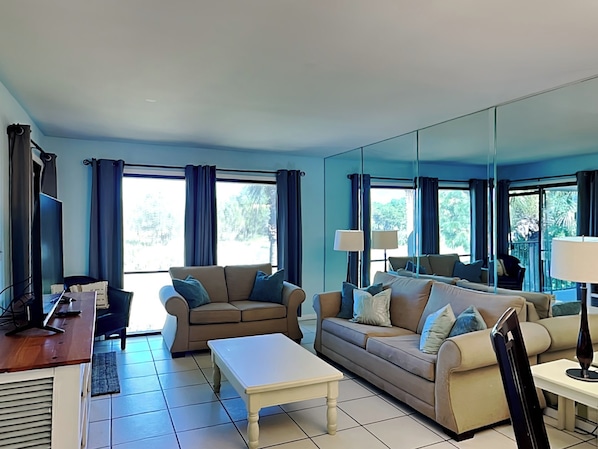 Welcome to Edgewater Villa #1609