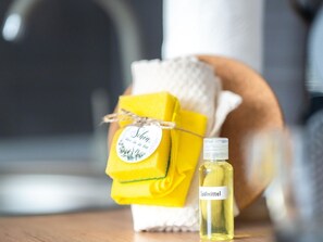 Bathroom amenities