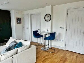 Living Room / Lounge