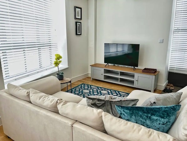 Living Room / Lounge