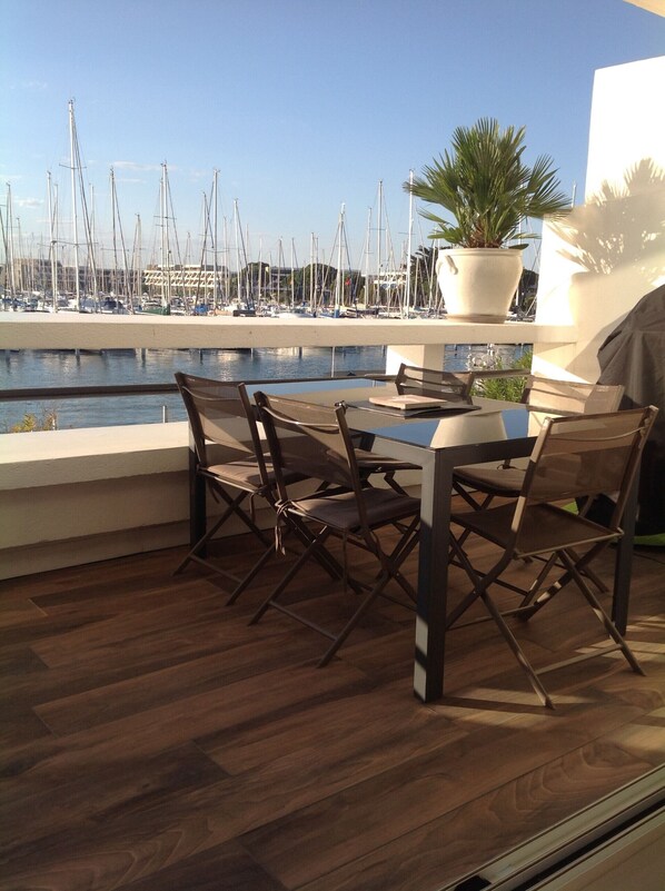 Superb terrace with views of the port