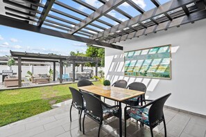 Outdoor dining