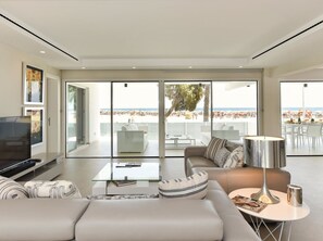 Propriété, Canapé, Bâtiment, Table, Cadre, Confort, Design Intérieur, Salon, Condominium, Sol