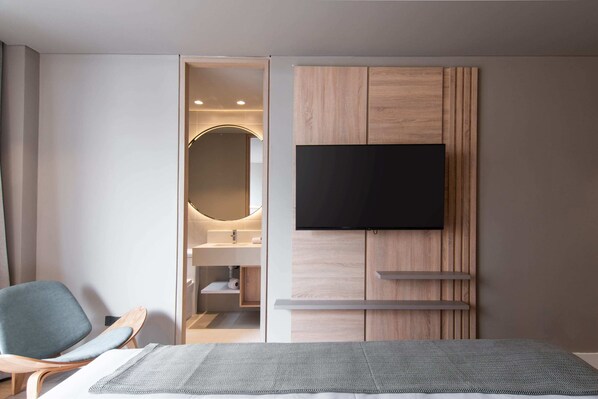 Bedroom with tv