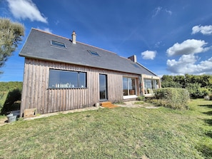 South-facing, guaranteed privacy