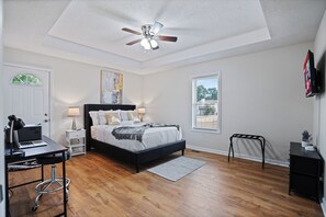 Queen Bed [Workspace  &  43" SmartTV]