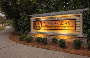 Queen's Grant Sign