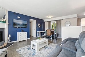 Walk into your condo home away from home!