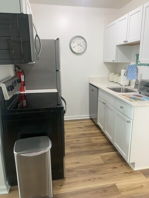 Eat-in or walk to VB restaurants. Our favs are in the condo Welcome Portfolio