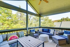 Screened Deck | Outdoor Seating