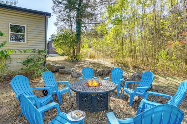 Camdenton Vacation Rental | 5BR | 4BA | Stairs Required | 3,250 Sq Ft