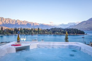 lake view hot tub overlooking Queenstown bay.jpg