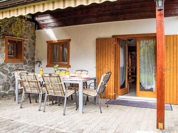 Möbel, Eigentum, Tabelle, Gebäude, Stuhl, Holz, Interior Design, Beleuchtung, Die Architektur, Fenster