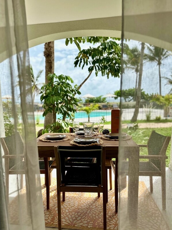 Outdoor dining