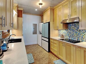 Full Size Kitchen