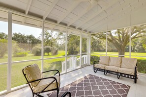 Screened Porch | Seating