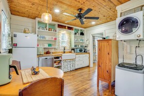 Interior | Central Heating & A/C | Free WiFi