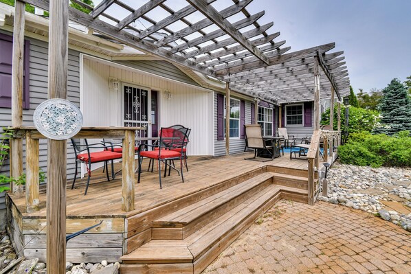 Kalkaska Vacation Rental | 4BR | 3BA | 3,500 Sq Ft | 2 Steps Required