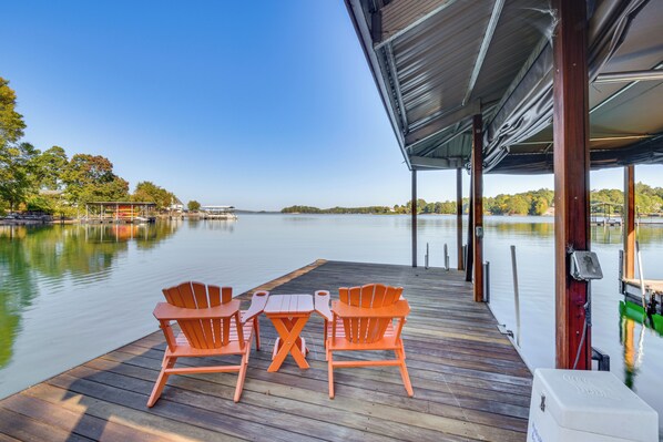 Seneca Vacation Rental | 3BR | 2BA | 1,200 Sq Ft | 1 Step to Enter