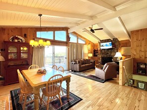 Main floor living & dinning 