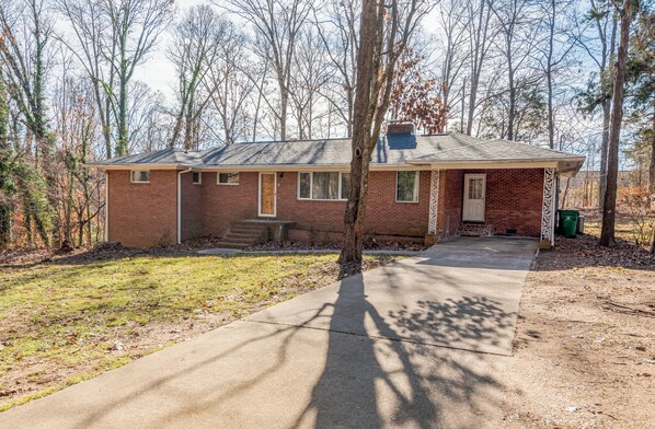 1 Story ranch house on 3.5 acres of wooded land.  Quiet location.