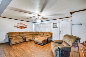 Living Room | Smart TV | Free WiFi | Piano | Central Heating & A/C