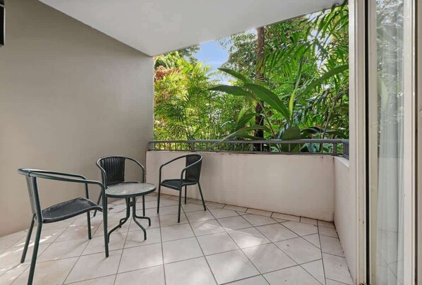 Second out-door patio area. Great for relaxing.