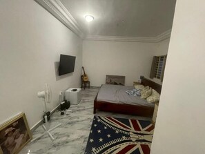 Master bedroom 