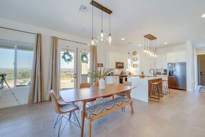 Dining Room | Single-Story Home