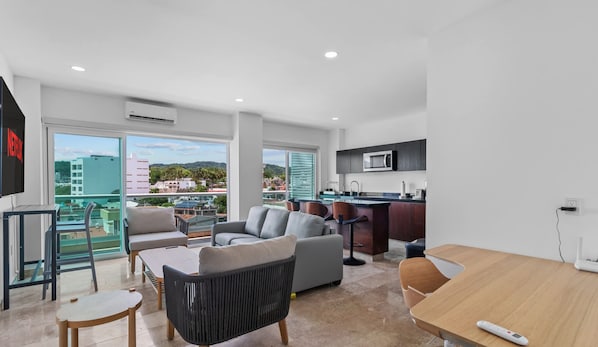 Livin room & Kitchen