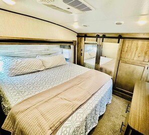 King bed and closet

