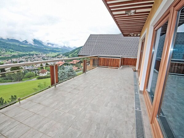 Nuage, Propriété, Ciel, Bâtiment, Plante, Bois, Herbe, Pente, Immobilier, Loisir