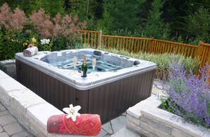 Bain à remous extérieur