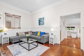 Living room 5