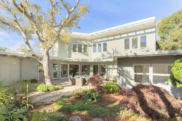 Welcome to "Lilli Pad" - Beautifully Remodeled Carmel Home