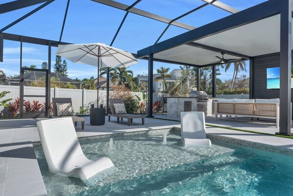 Guests love our pool's shelf area that is very shallow and has 2 soft fountains and chairs that stay in the water 