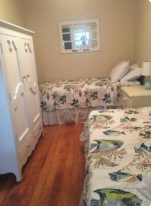 3rd bedroom with twin beds