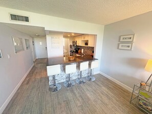 bar stool counter seating