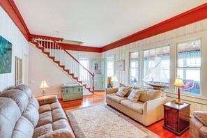 Living Room | Free WiFi | Central Heating & A/C | 1st Floor