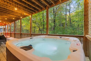 Indoor spa tub