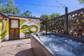 Bain à remous extérieur