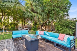 Cozy lounge seating for the patio