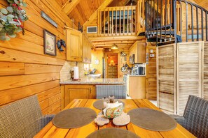 Kitchen | Central Air Conditioning & Heating | Free WiFi