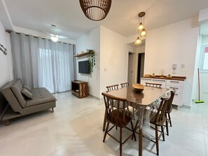 Sala integrada com sala de jantar