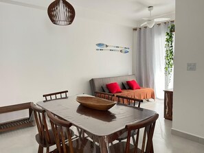 Sala de jantar integrada com sala de estar