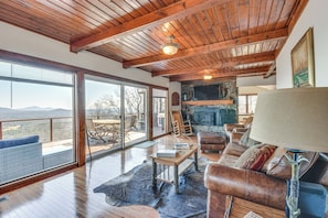 Living Room | 1st Floor | Smart TV w/ Cable | Central Heating & A/C | Free WiFi